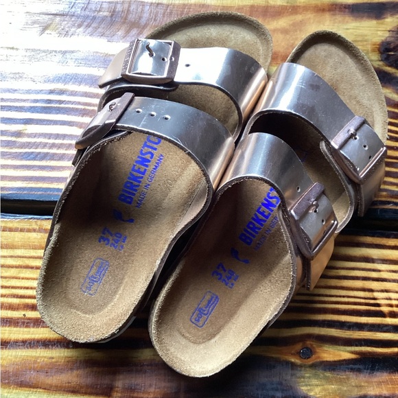 Birkenstock Rose Gold Metallic Sandals Size 7 - Picture 3 of 5